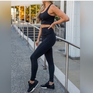 Girlfriend Collective Core Leggings in Black - Size M